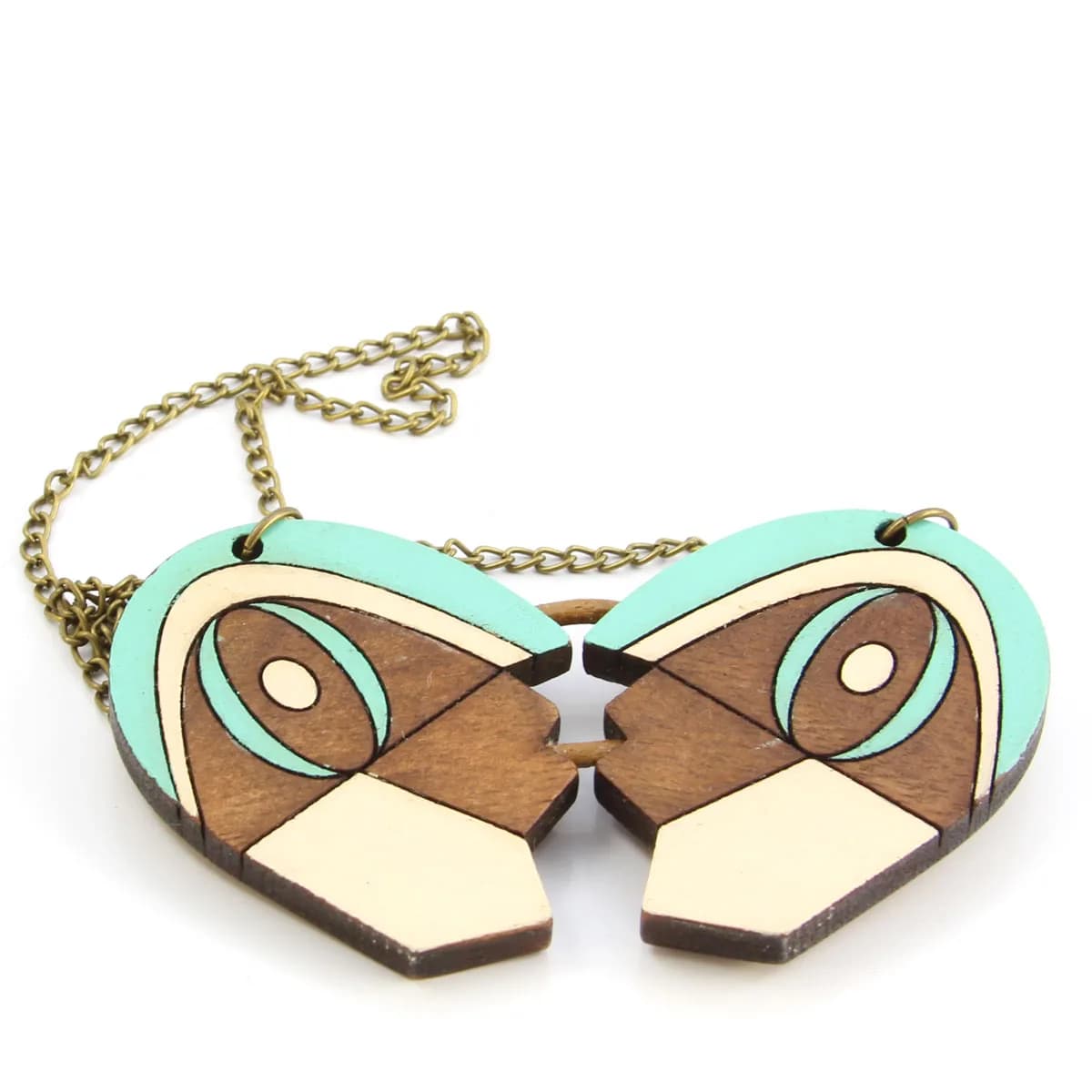 Pendant
Same but different